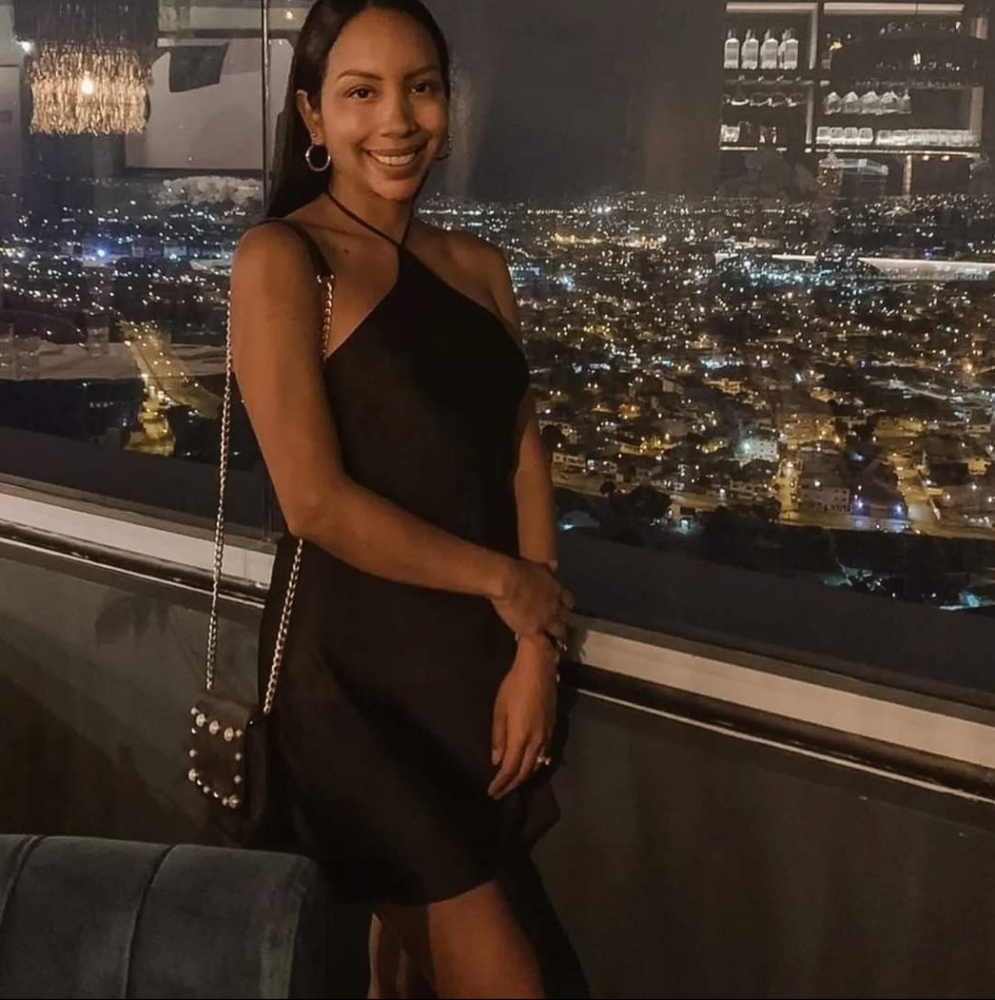 BLACK MINI DRESS FOREVER 21